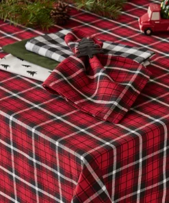 Petals And Blooms Home Decor Glad Tidings Plaid Tablecloth Christmas Decor