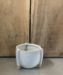 Petals And Blooms Decor Cream Round Pot W/ 3 Short Legs Vases & Pots