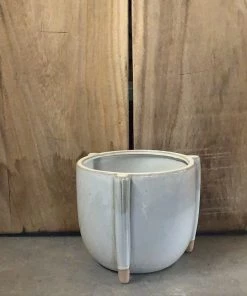 Petals And Blooms Decor Cream Round Pot W/ 3 Short Legs Vases & Pots