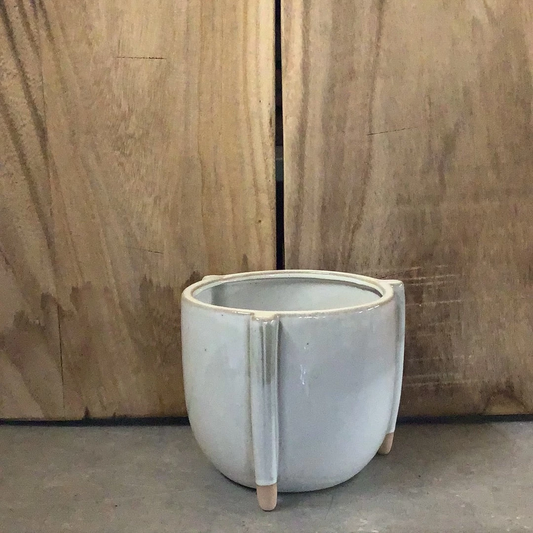 Petals And Blooms Decor Cream Round Pot W/ 3 Short Legs Vases & Pots 1 Petals And Blooms Decor Cream Round Pot W/ 3 Short Legs Vases & Pots