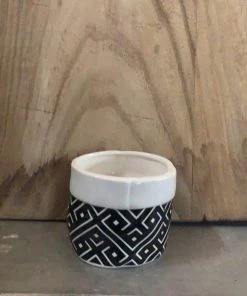 Petals And Blooms Decor Small Black Crinkle Design With White Band