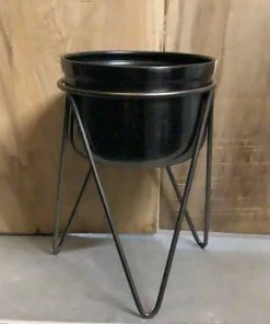 Petals And Blooms Home Decor Three-Legged Black Metal Pot Vases & Pots